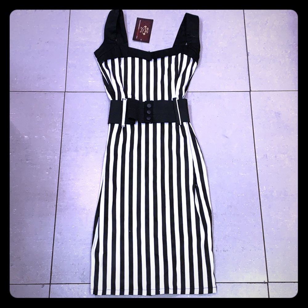 NWT Switchblade Stiletto black and white dress